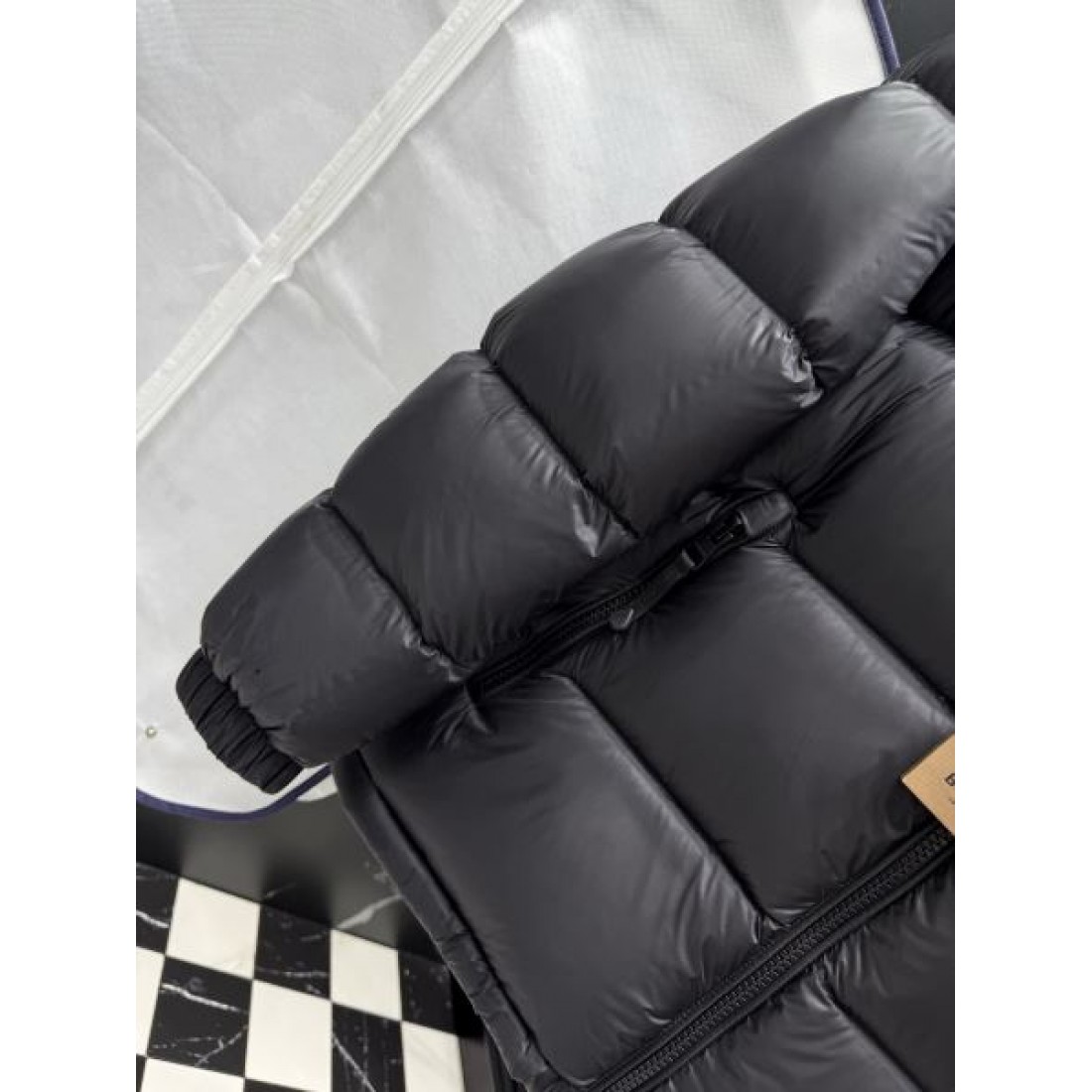 スタイリッシュ 軽やか バーバリー BURBERRY コピー ダウンジャケット 上質 エレガント