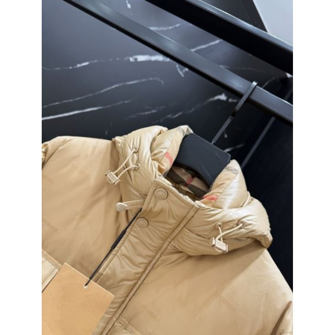 シンプル 洗練 バーバリー BURBERRY コピー ダウンジャケット 端正 モード