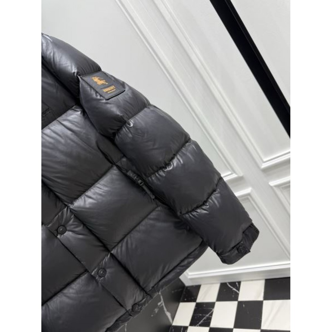 高級感 ラグジュアリー バーバリー BURBERRY コピー ダウンジャケット モダン 上品