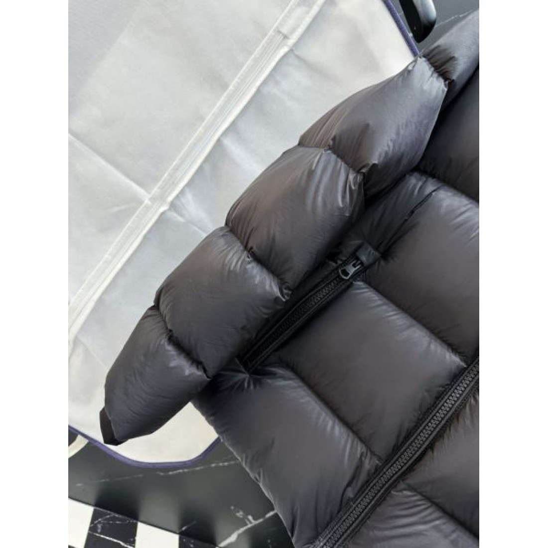 クラシック モダン バーバリー BURBERRY コピー ダウンジャケット 端正 高級感