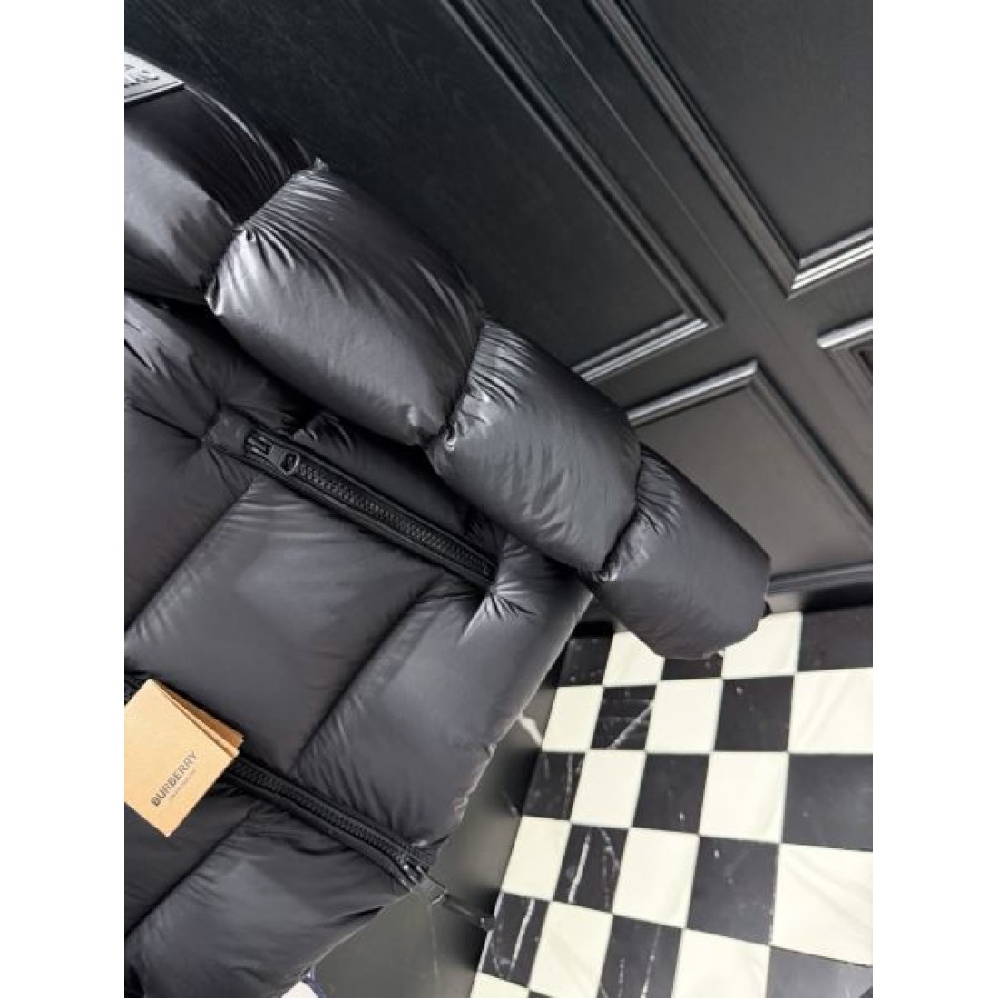 クラシック モダン バーバリー BURBERRY コピー ダウンジャケット 端正 高級感