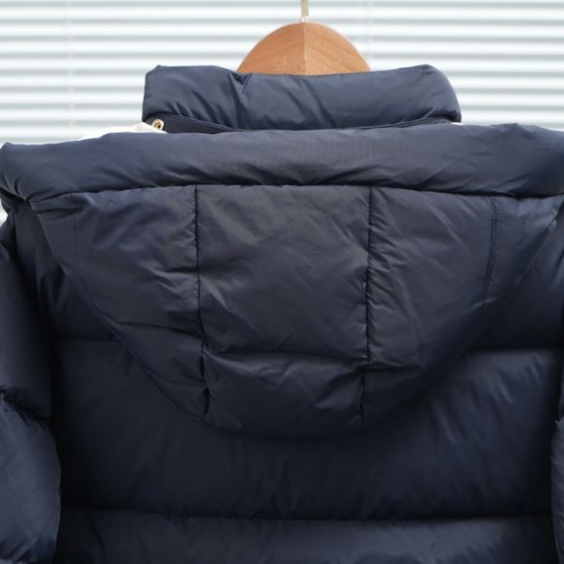 モダン 高級感 グッチ GUCCI コピー ダウンジャケット エレガント 洗練