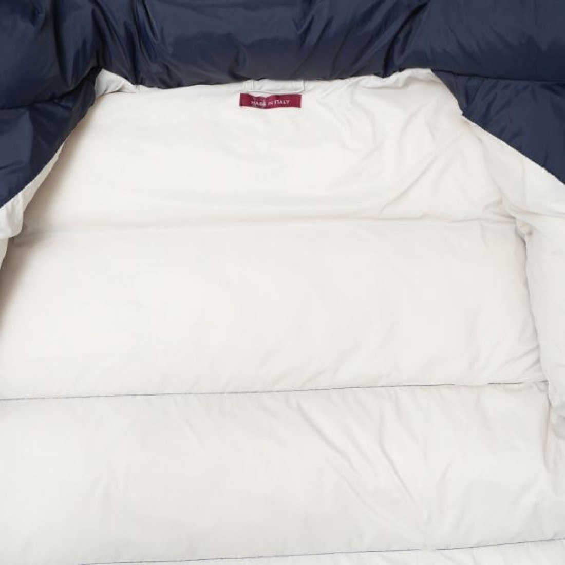 モダン 高級感 グッチ GUCCI コピー ダウンジャケット エレガント 洗練