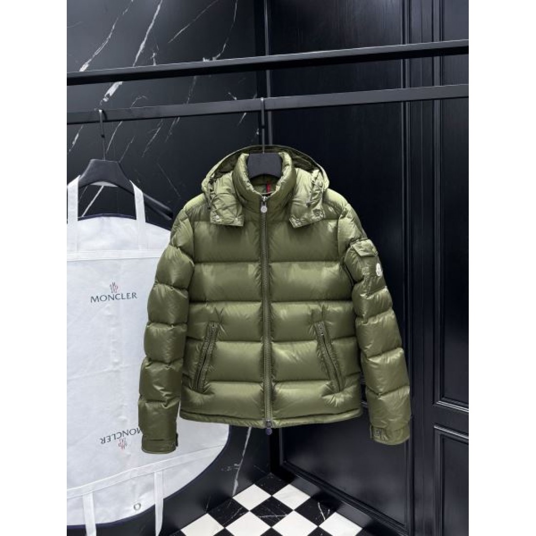 上質 プレミアム モンクレール MONCLER コピー ダウンジャケット クラシック 魅力的
