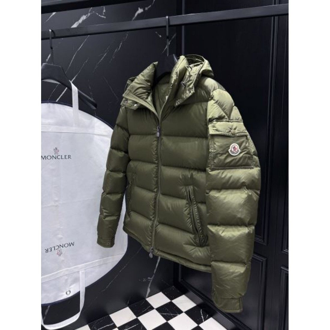 上質 プレミアム モンクレール MONCLER コピー ダウンジャケット クラシック 魅力的