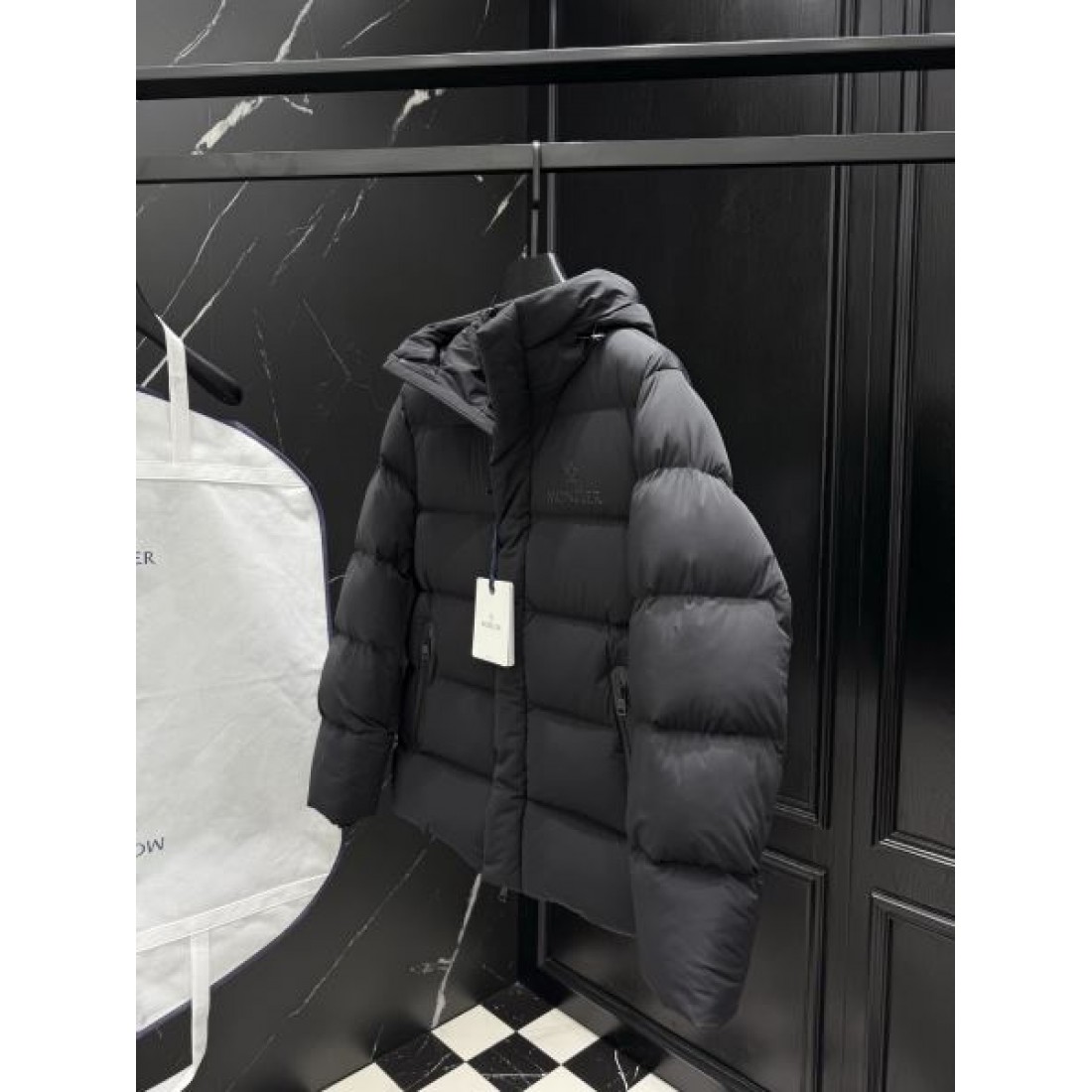 高級 洗練 モンクレール MONCLER コピー ダウンジャケット エレガント 上質