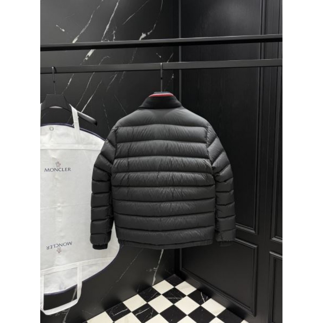 洗練 上品 モンクレール MONCLER コピー ダウンジャケット 高級 エレガント