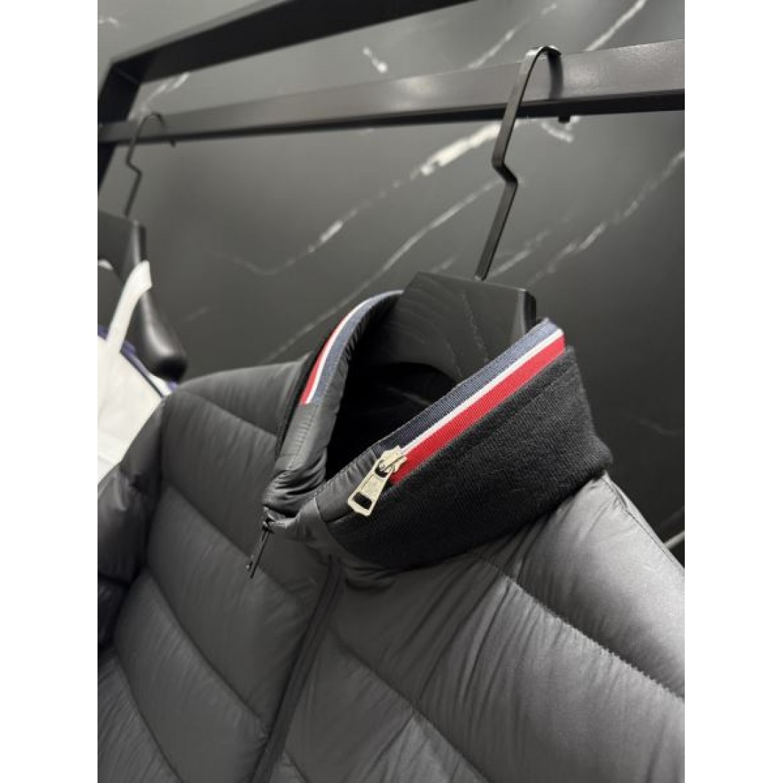 洗練 上品 モンクレール MONCLER コピー ダウンジャケット 高級 エレガント