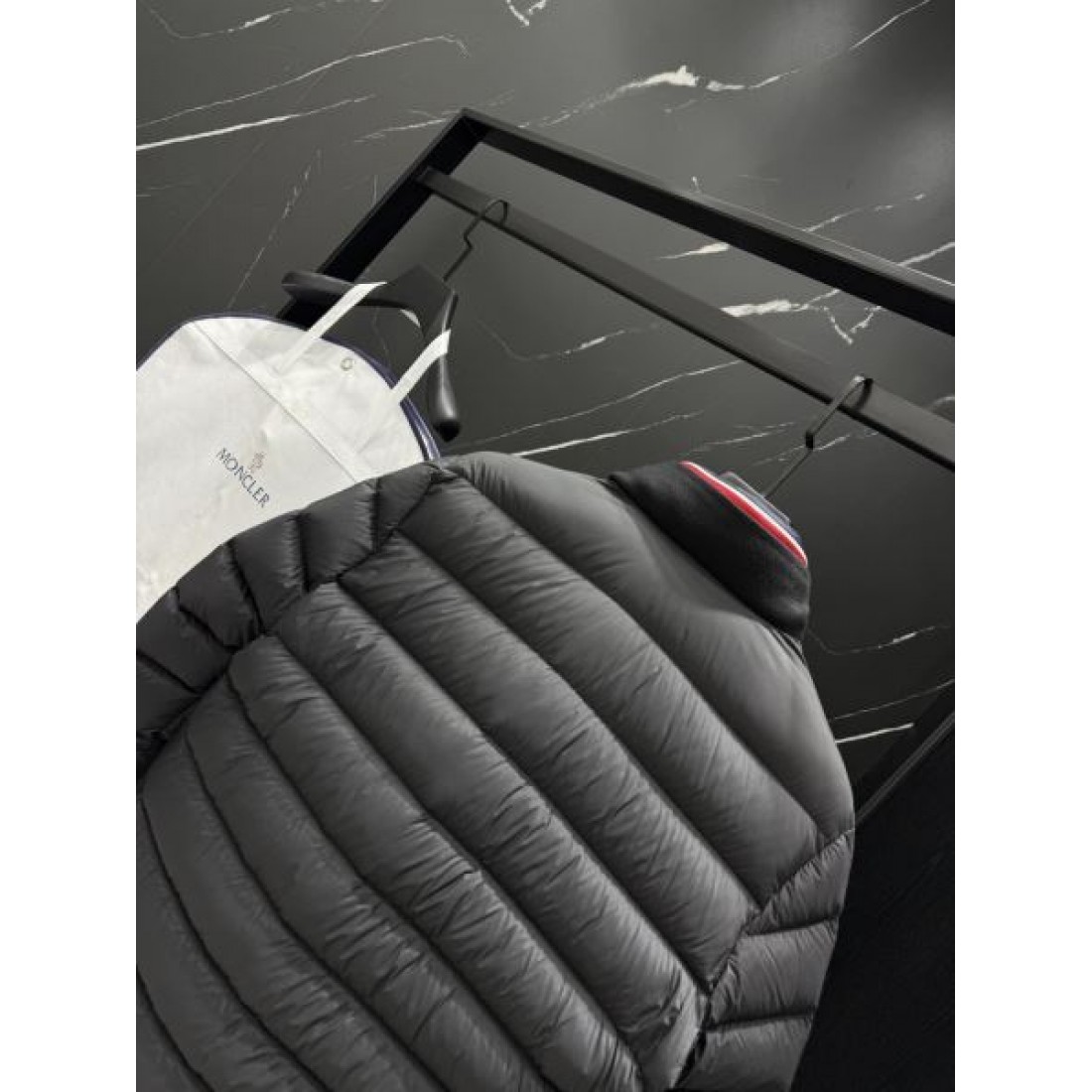 洗練 上品 モンクレール MONCLER コピー ダウンジャケット 高級 エレガント