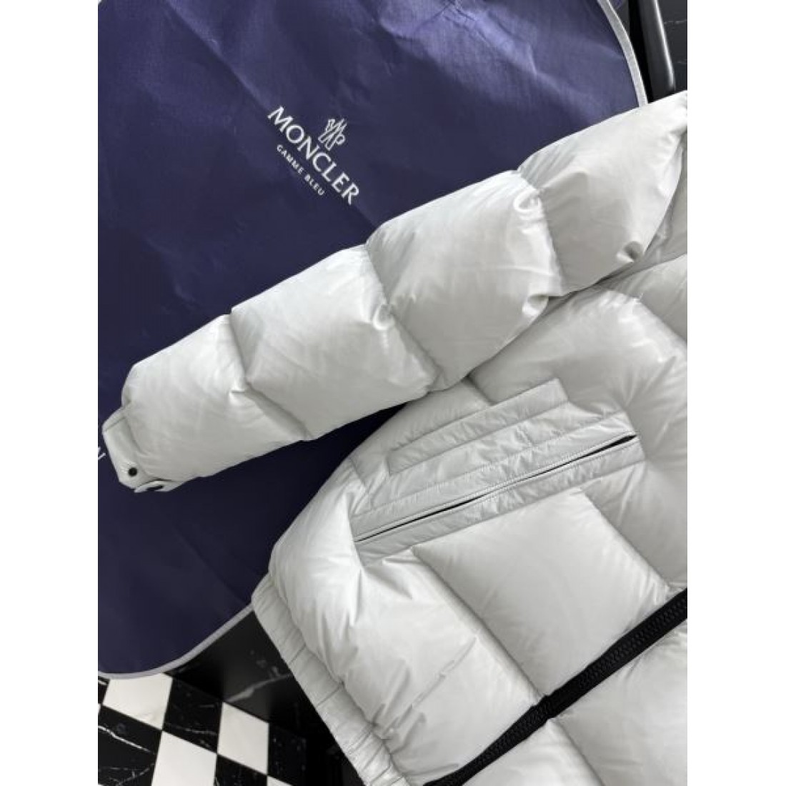  高性能 スタイリッシュ モンクレール MONCLER コピー ダウンジャケット 上質 モダン