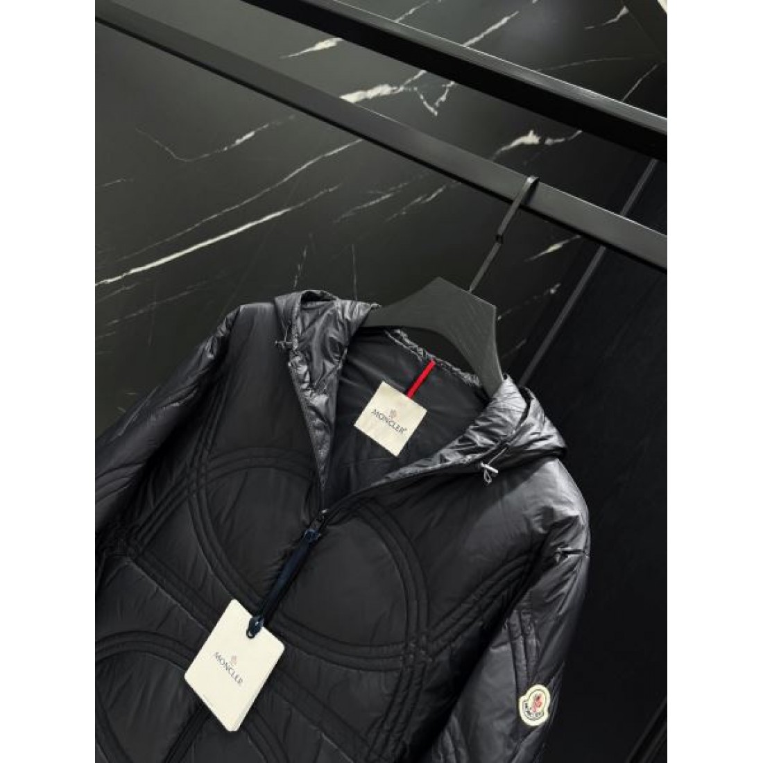 軽量 暖かい モンクレール MONCLER コピー ダウンジャケット スタイリッシュ