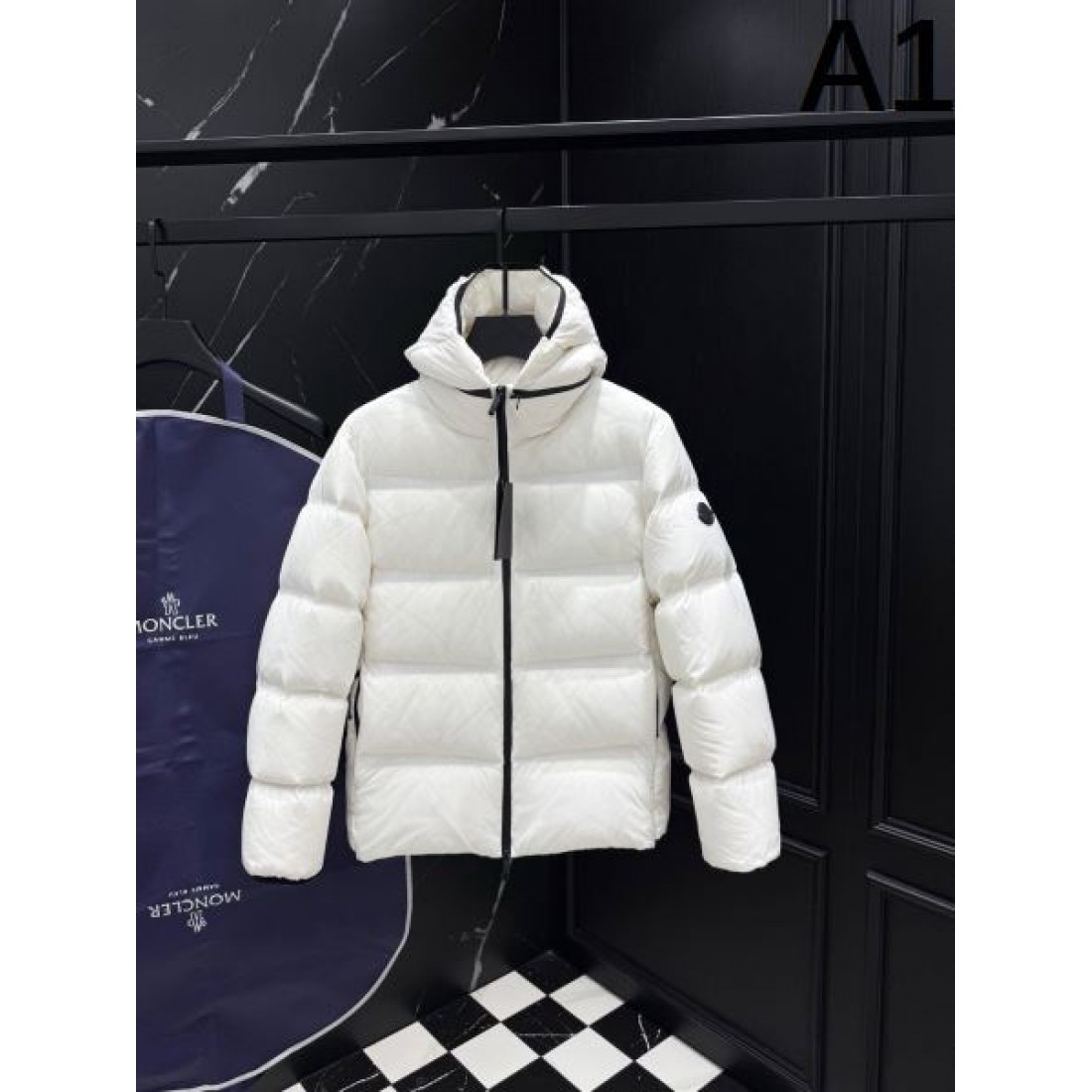 軽快 柔らかい 高品質な モンクレール MONCLER コピー ダウンジャケット 快適