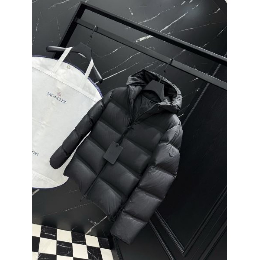 軽快 柔らかい 高品質な モンクレール MONCLER コピー ダウンジャケット 快適 