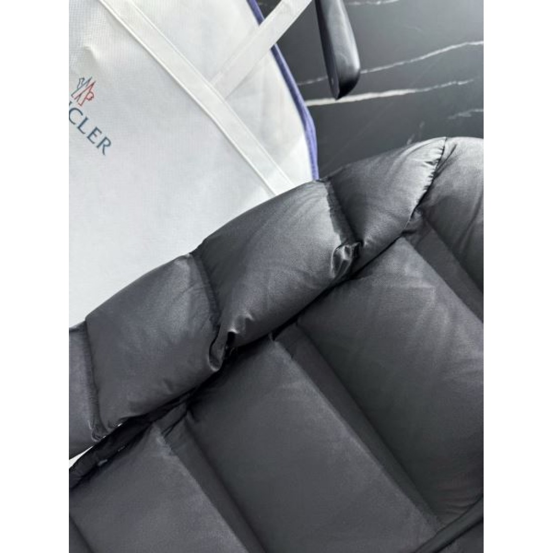 軽快 柔らかい 高品質な モンクレール MONCLER コピー ダウンジャケット 快適 