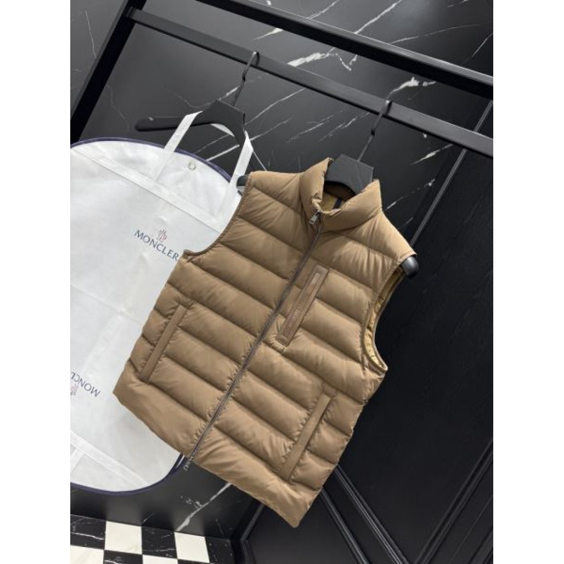 モダン 美しい 上品な モンクレール MONCLER コピー ダウンジャケット すっきり 