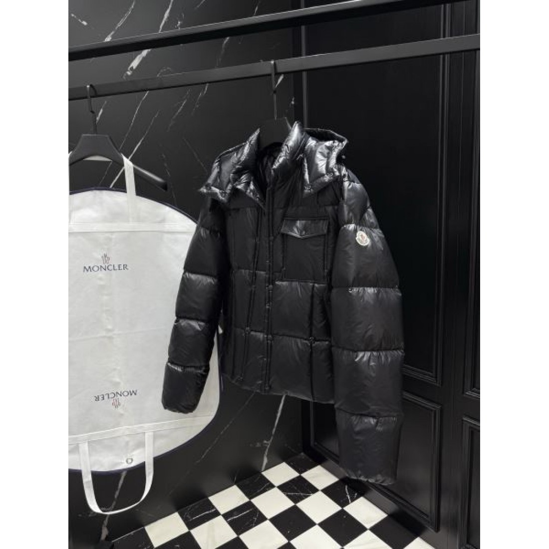 ラグジュアリー 保温性の高い 上質な モンクレール MONCLER コピー ダウンジャケット