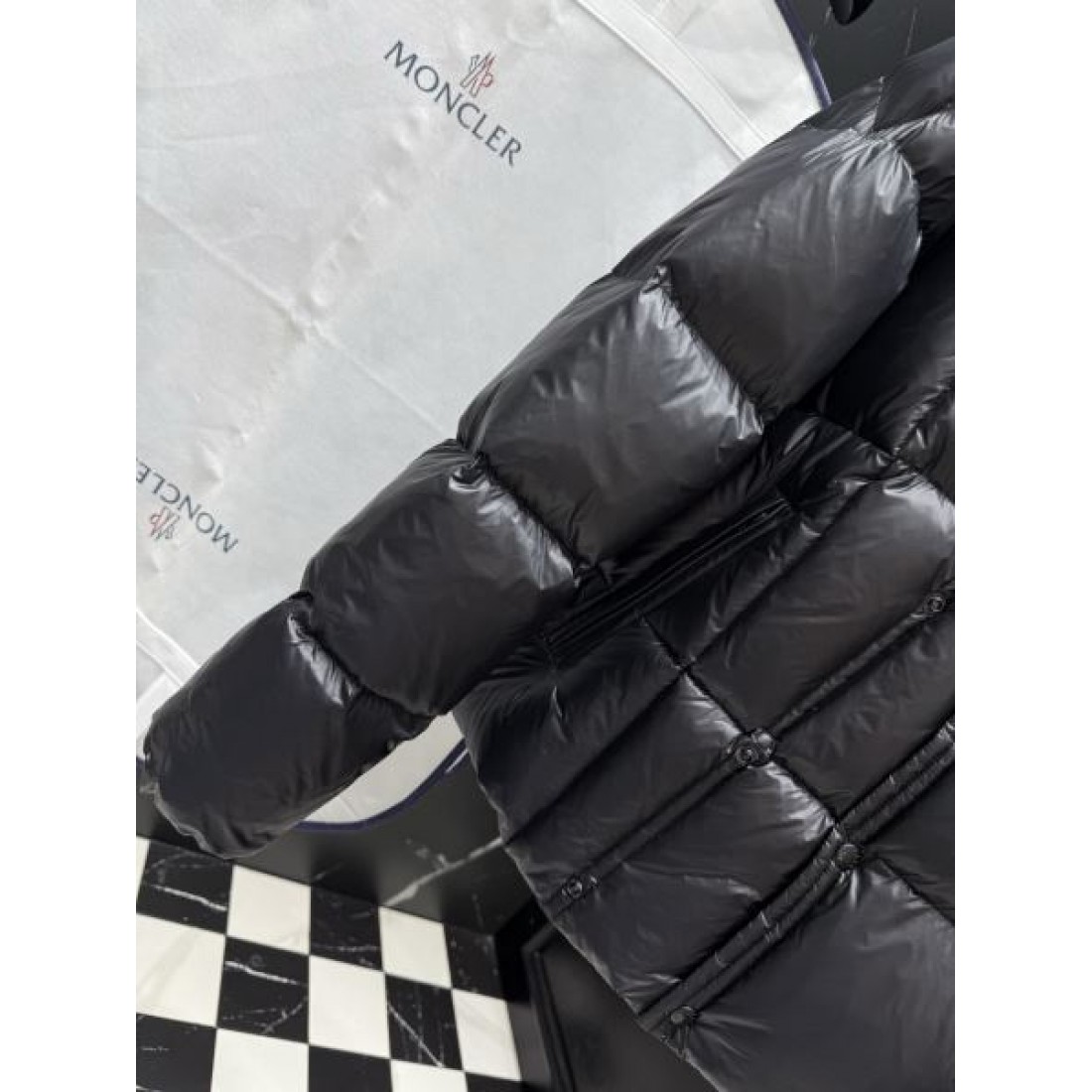 ラグジュアリー 保温性の高い 上質な モンクレール MONCLER コピー ダウンジャケット