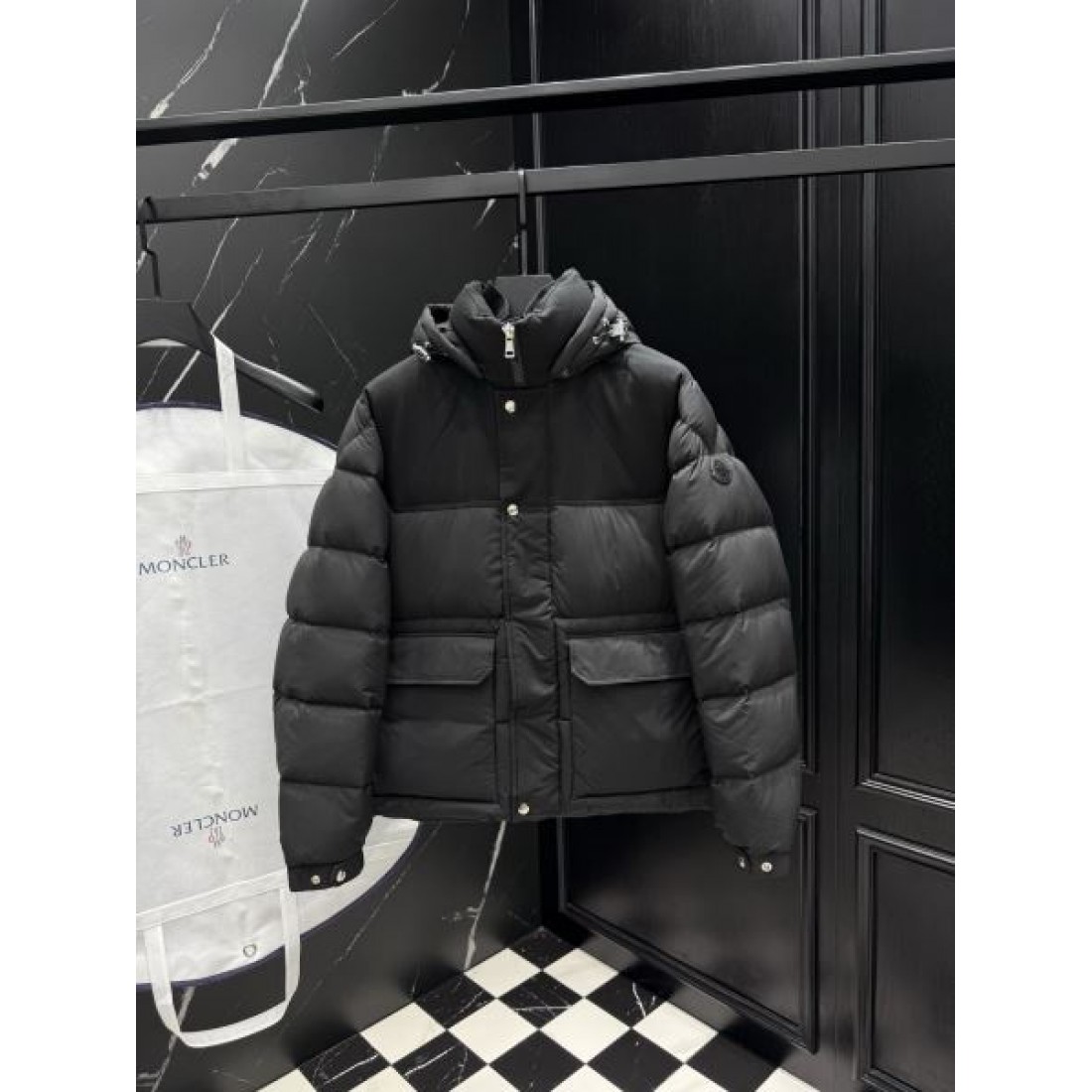 クラシック 高級感のある 美しい モンクレール MONCLER コピー ダウンジャケット