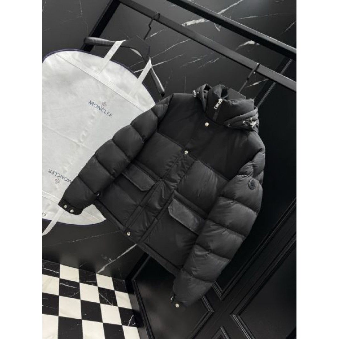クラシック 高級感のある 美しい モンクレール MONCLER コピー ダウンジャケット 