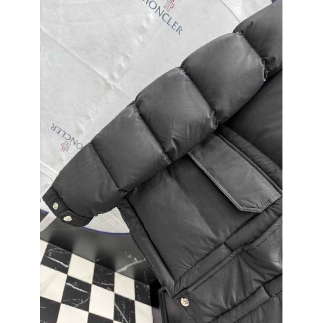 クラシック 高級感のある 美しい モンクレール MONCLER コピー ダウンジャケット 