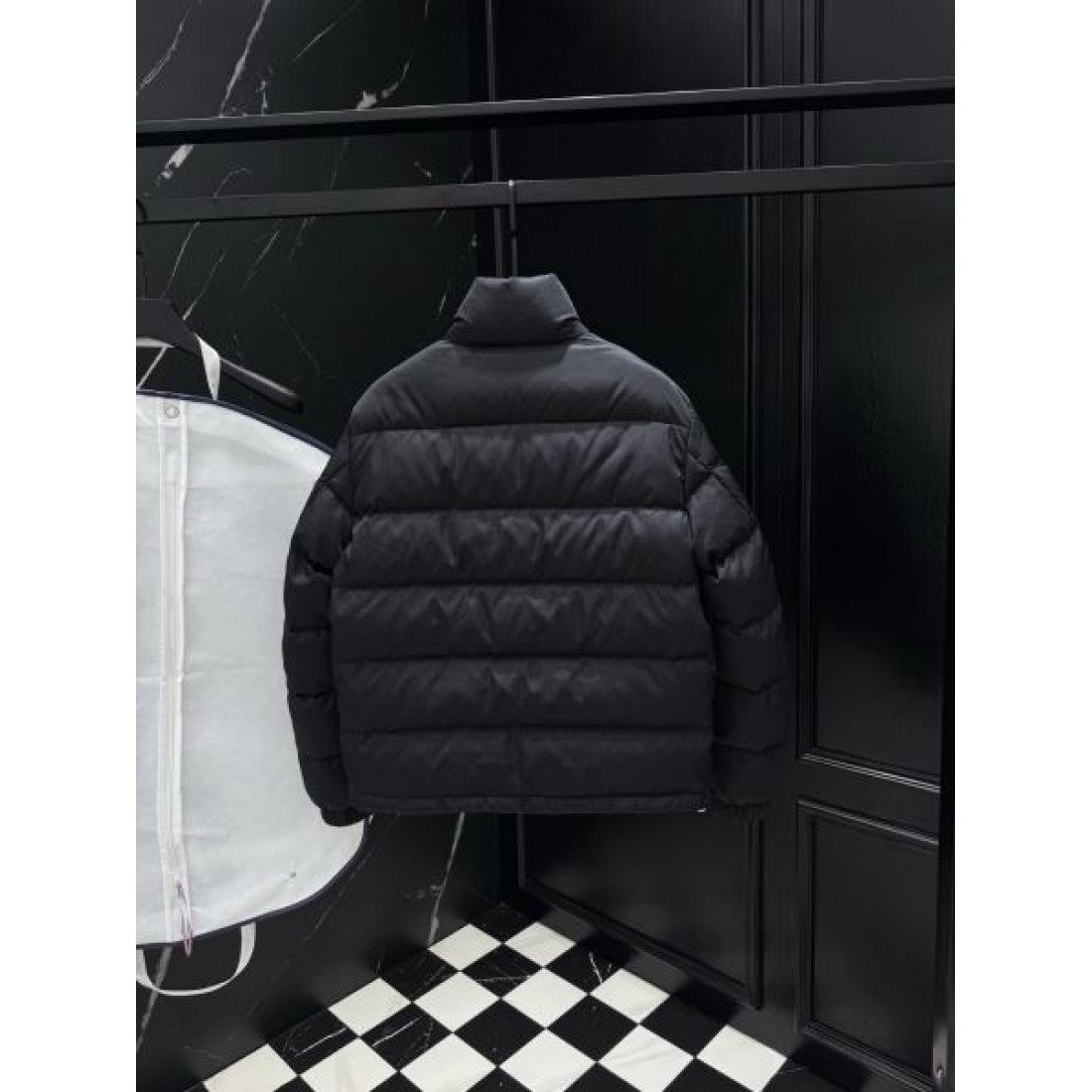 軽快 高品質 暖かい プラダ PRADA コピー ダウンジャケット しっとり 上品