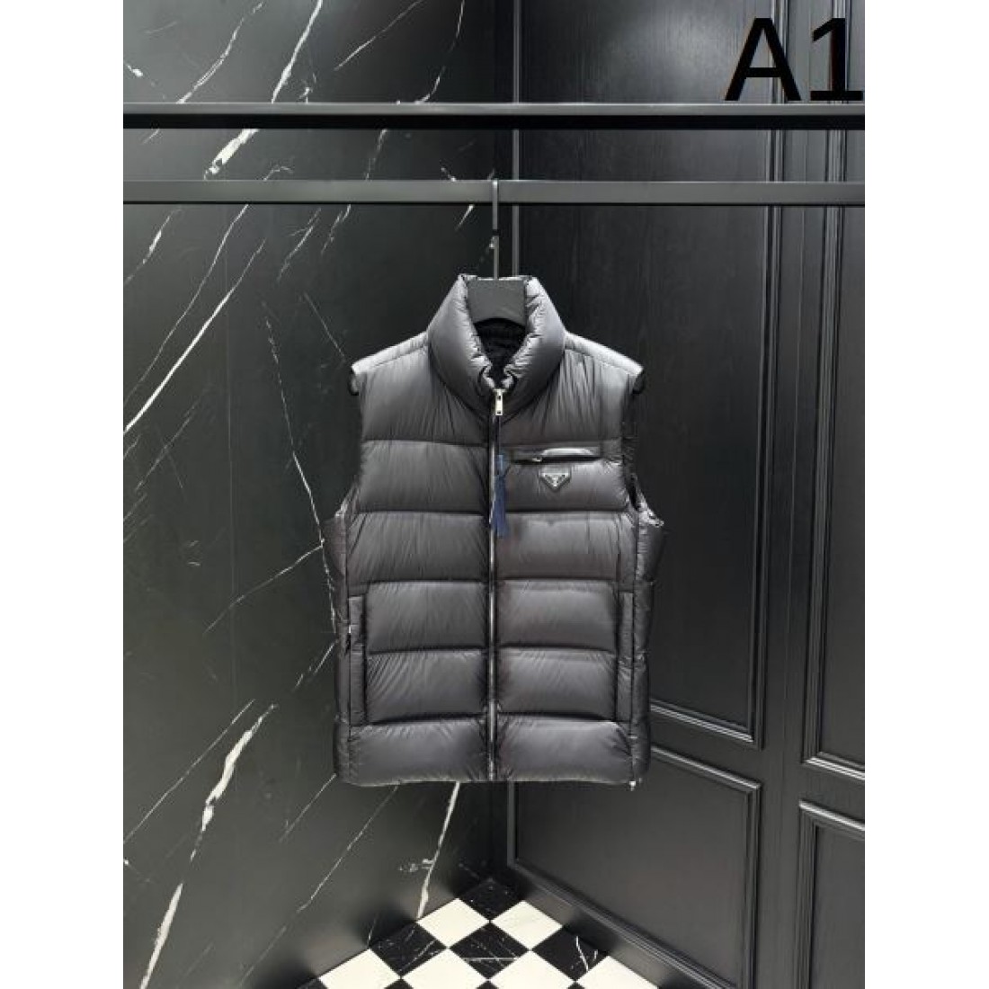 高級 感度の高い 洗練された プラダ PRADA コピー ダウンジャケット 上品