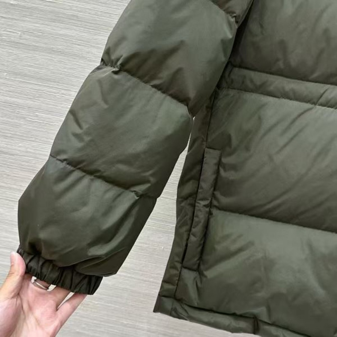 プレミアム ラグジュアリー バーバリー BURBERRY コピー ダウンジャケット 上質 上品