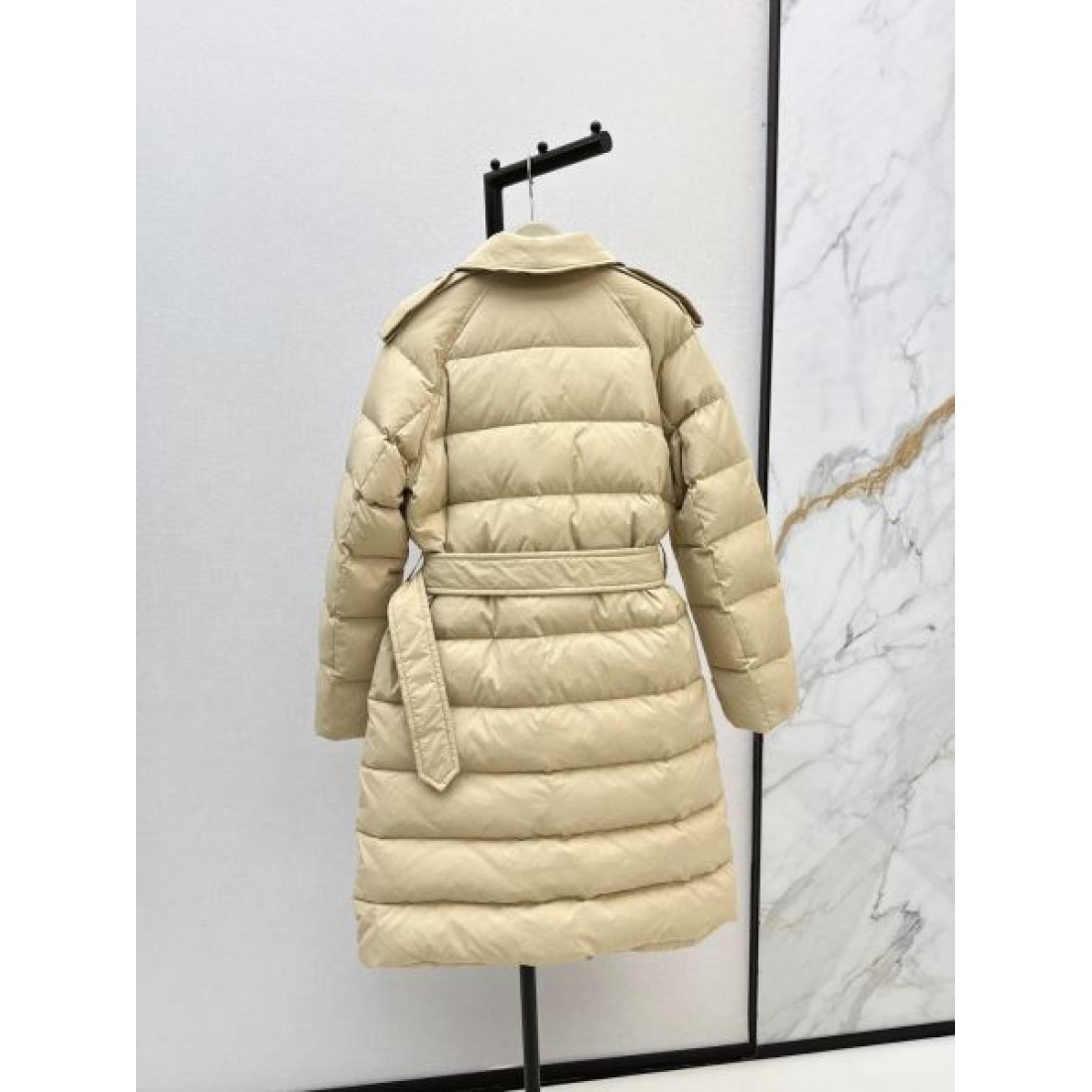 スタイリッシュ 高級 バーバリー BURBERRY コピー ダウンジャケット 逸品 クラシック