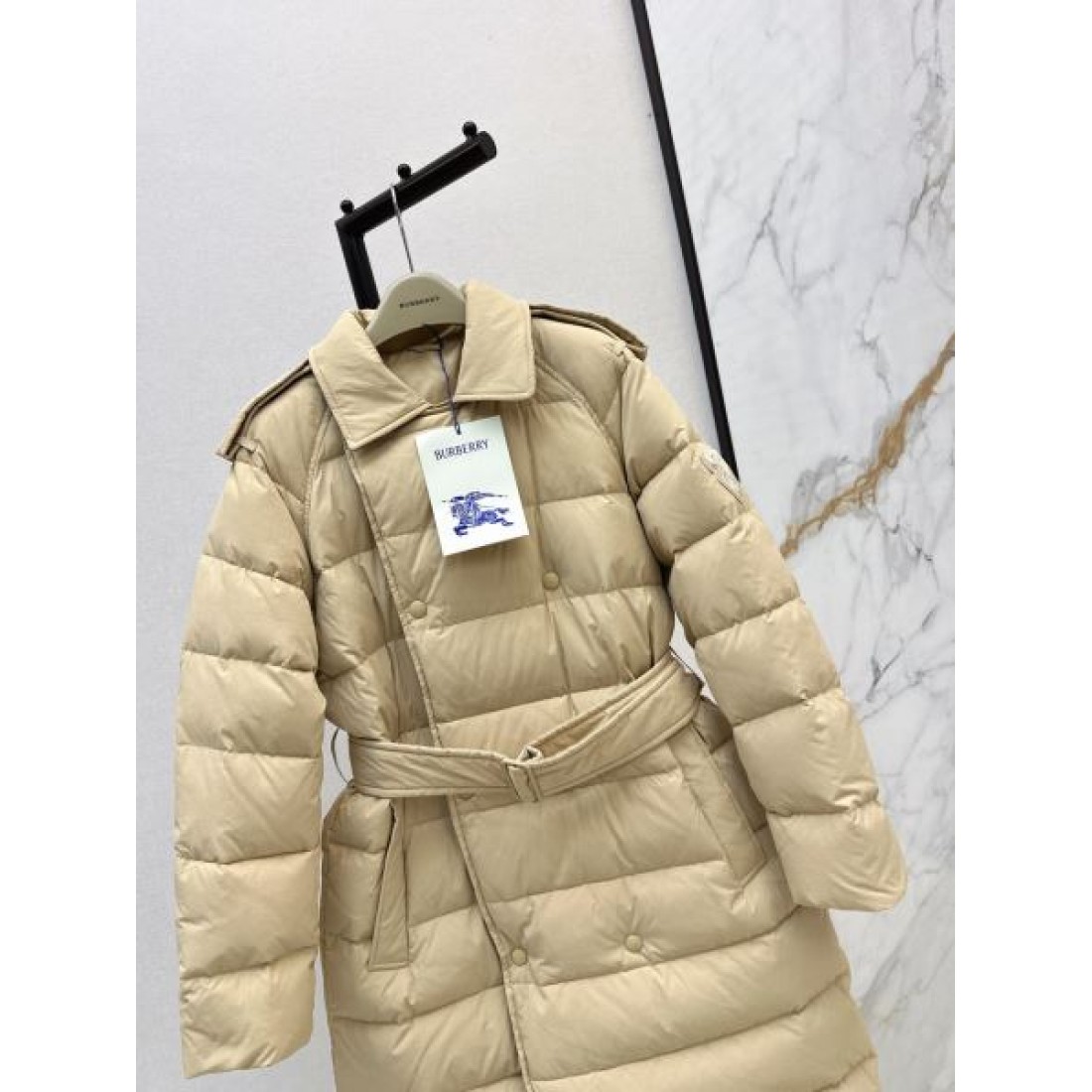 スタイリッシュ 高級 バーバリー BURBERRY コピー ダウンジャケット 逸品 クラシック