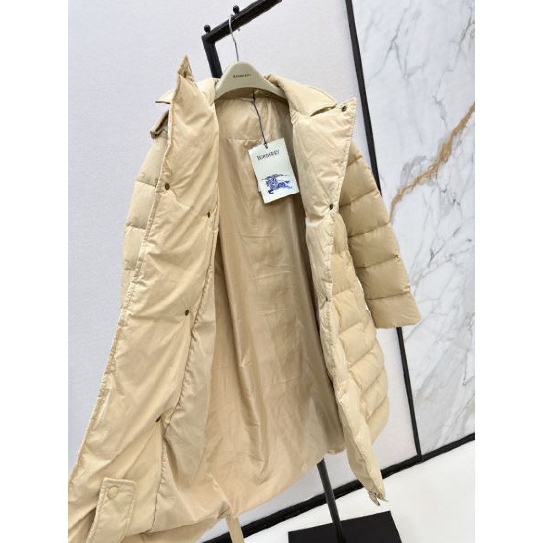 スタイリッシュ 高級 バーバリー BURBERRY コピー ダウンジャケット 逸品 クラシック