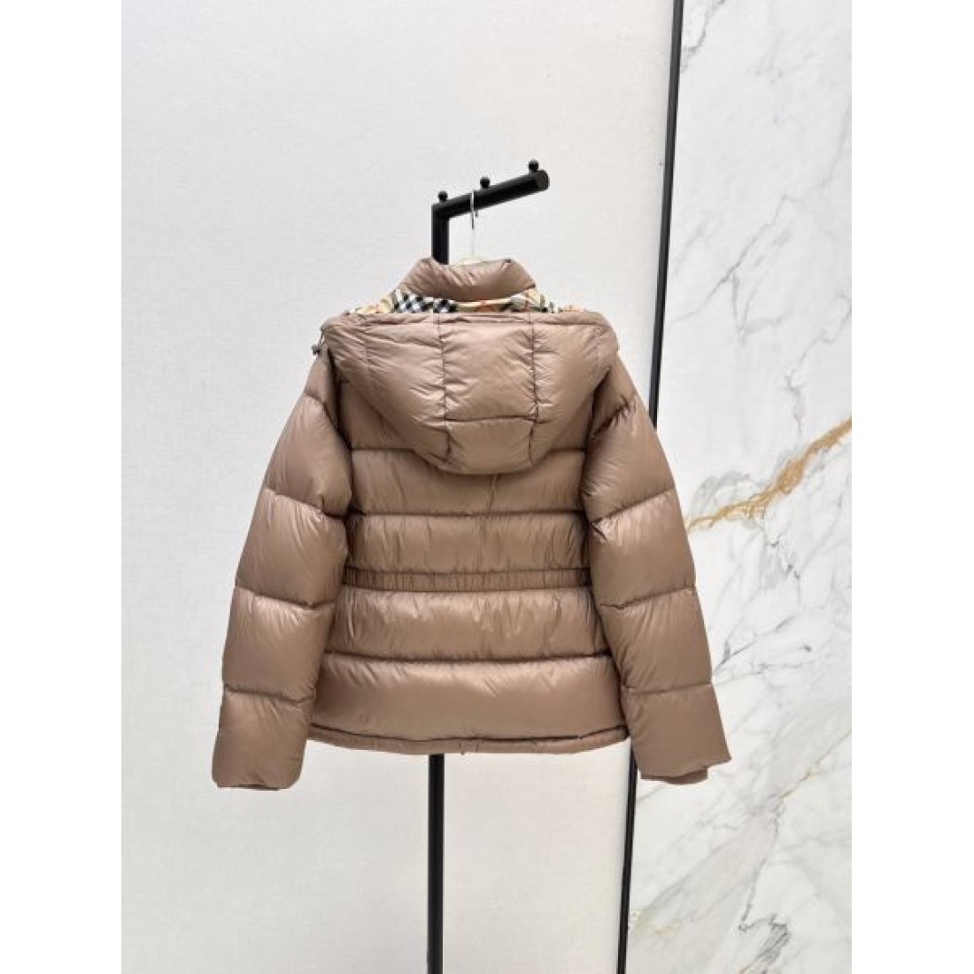 ラグジュアリー 洗練 バーバリー BURBERRY コピー ダウンジャケット エレガント 上品