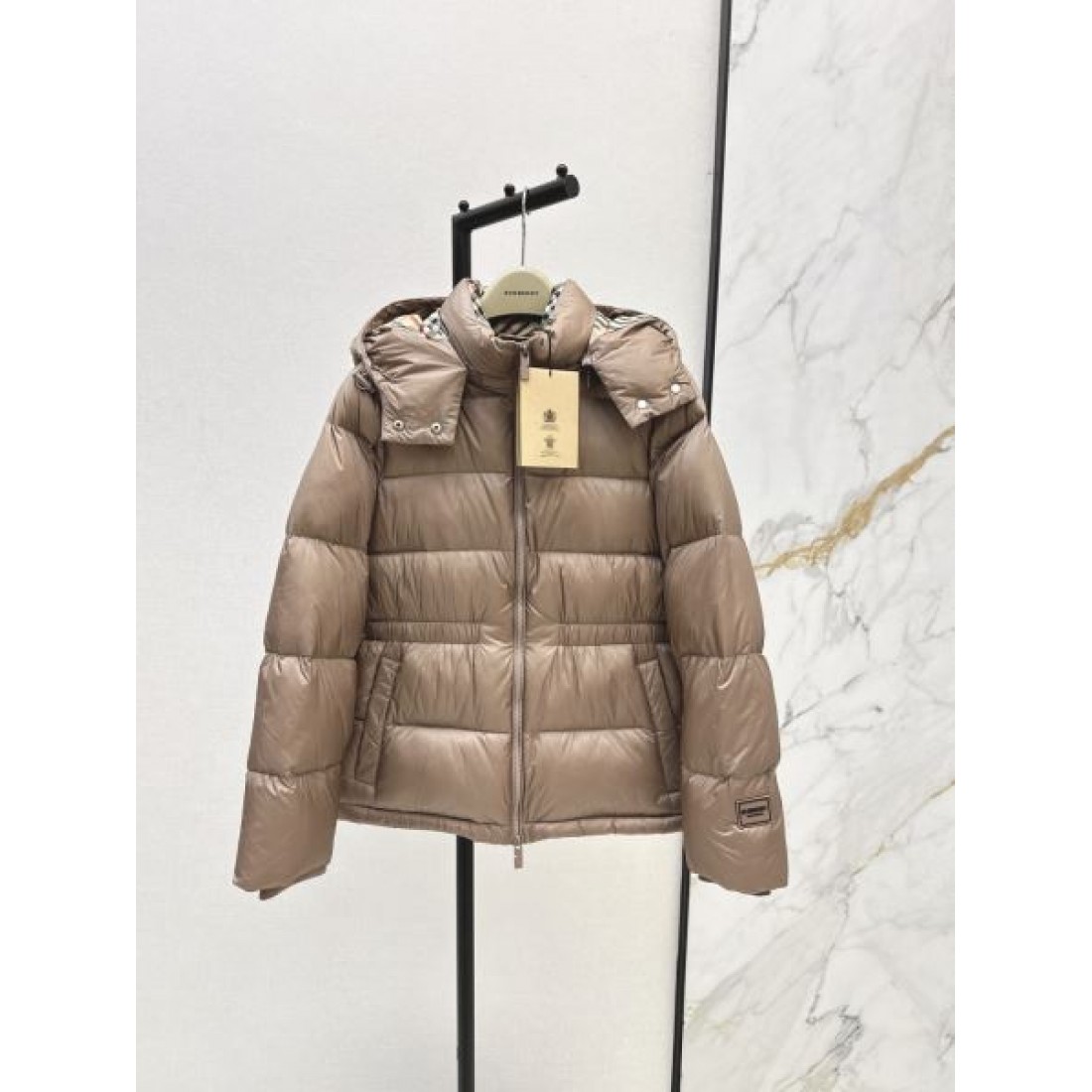 ラグジュアリー 洗練 バーバリー BURBERRY コピー ダウンジャケット エレガント 上品