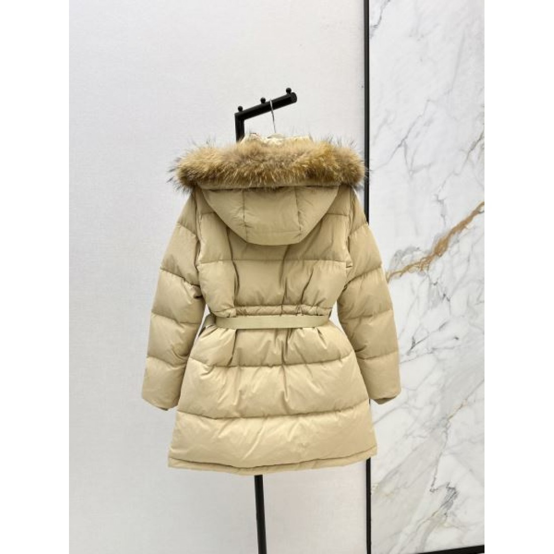 上質 クラシック バーバリー BURBERRY コピー ダウンジャケット 高級感 モダン