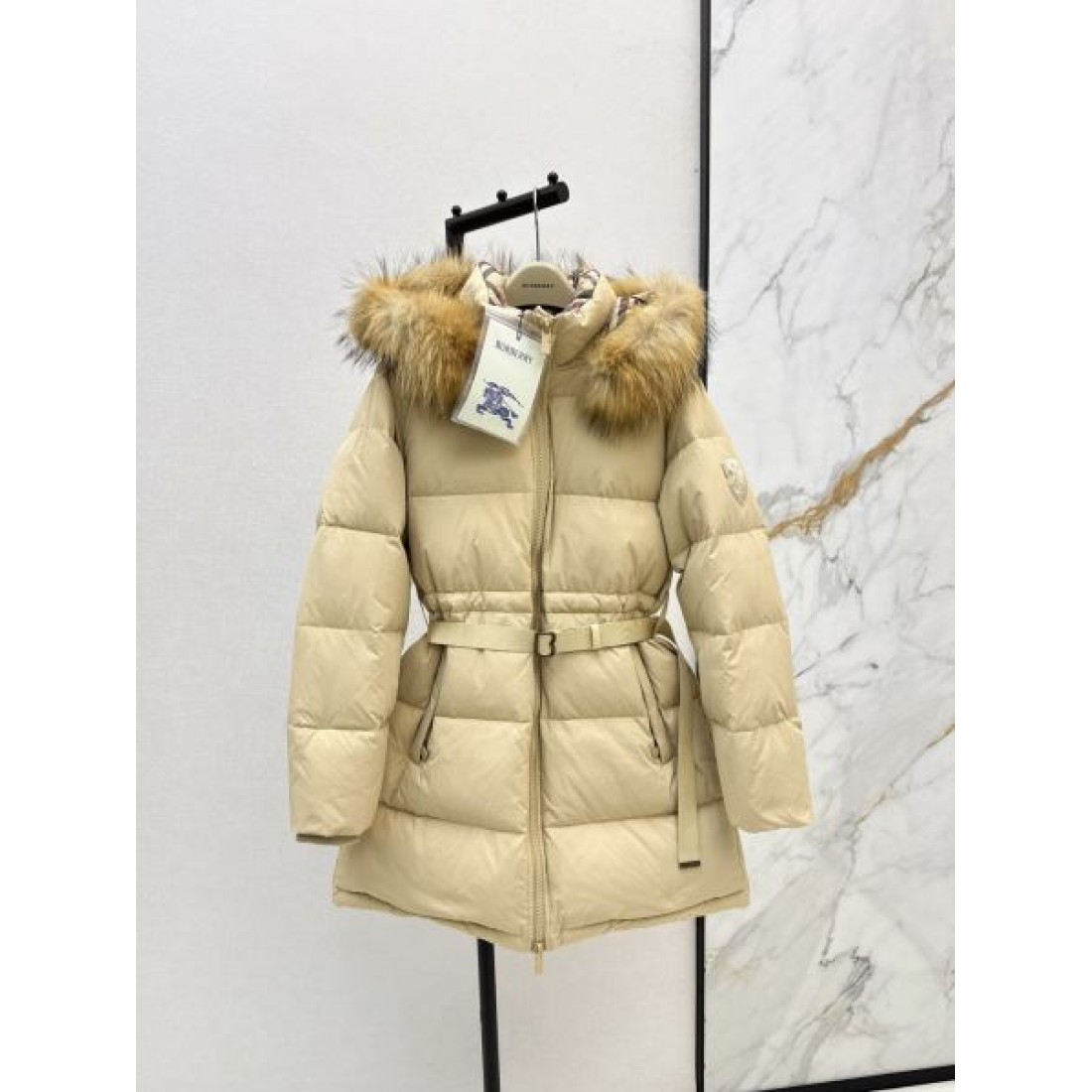 上質 クラシック バーバリー BURBERRY コピー ダウンジャケット 高級感 モダン