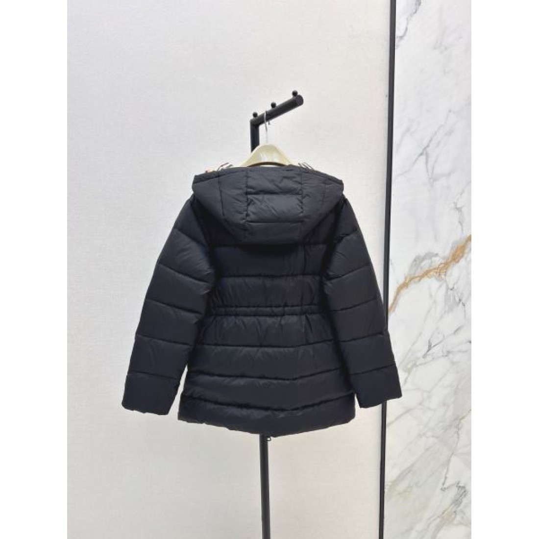 高級 エレガント バーバリー BURBERRY コピー ダウンジャケット 上品 洗練