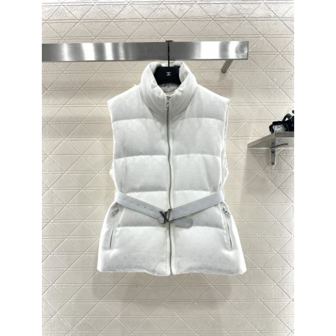 魅力的 プレミアム ルイヴィトン LOUIS VUITTON コピー ダウンジャケット 上品 エレガント