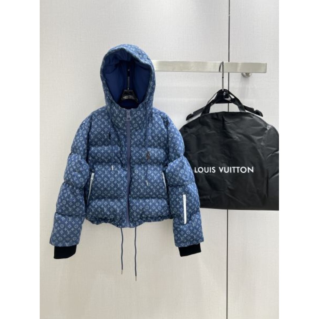 モード感 洗練 上質 ルイヴィトン LOUIS VUITTON コピー ダウンジャケット 特別モデル