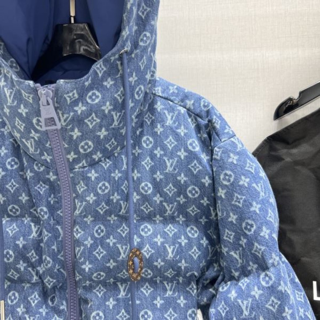 モード感 洗練 上質 ルイヴィトン LOUIS VUITTON コピー ダウンジャケット 特別モデル