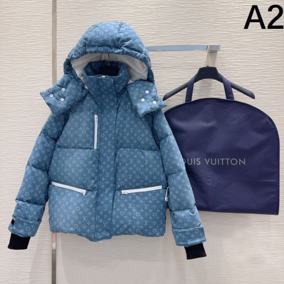 光沢感 プレミアム 防寒性高い モンクレール MONCLER コピー ダウンジャケット 冬仕様