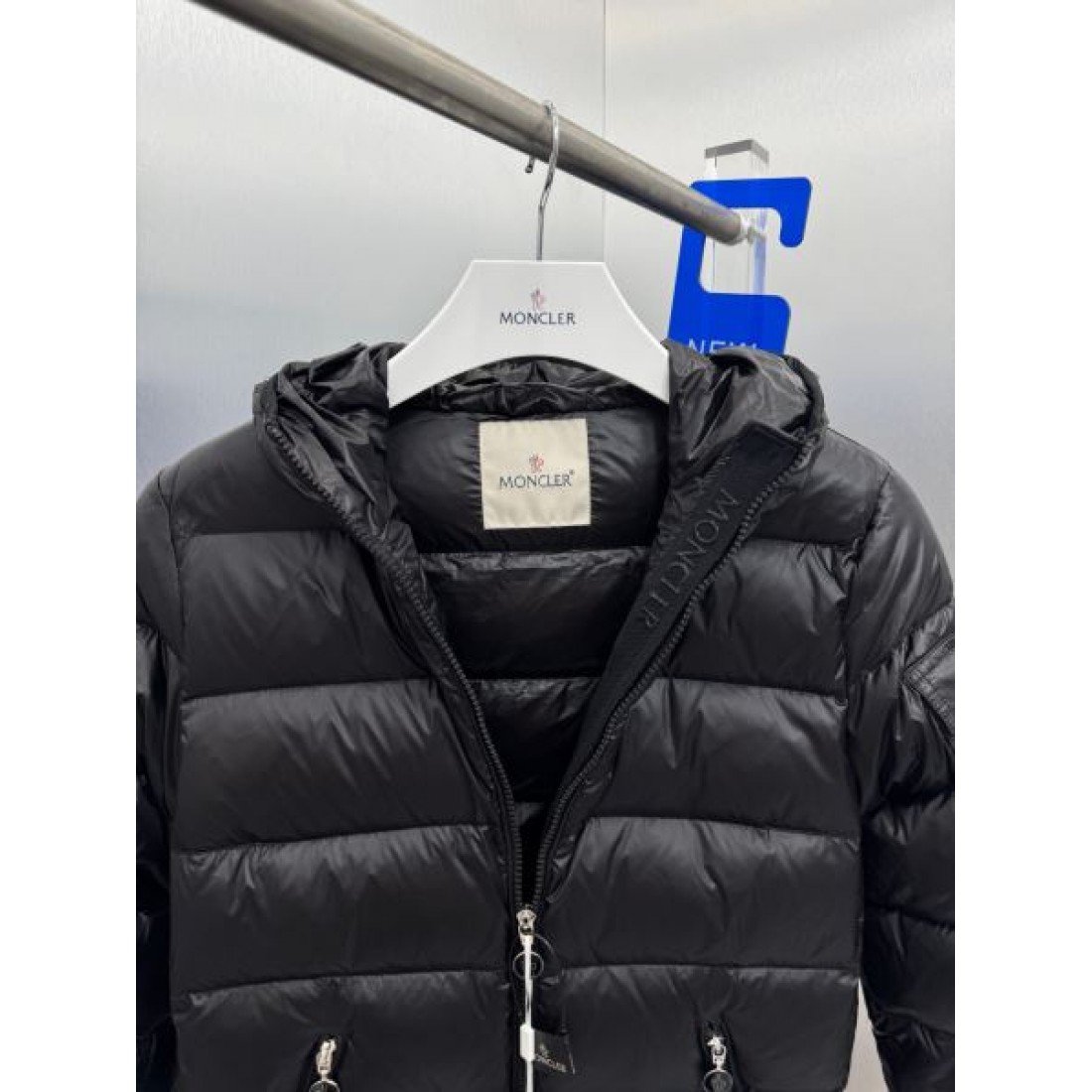 クラシック 大人向け 高機能 モンクレール MONCLER コピー ダウンジャケット 人気モデル