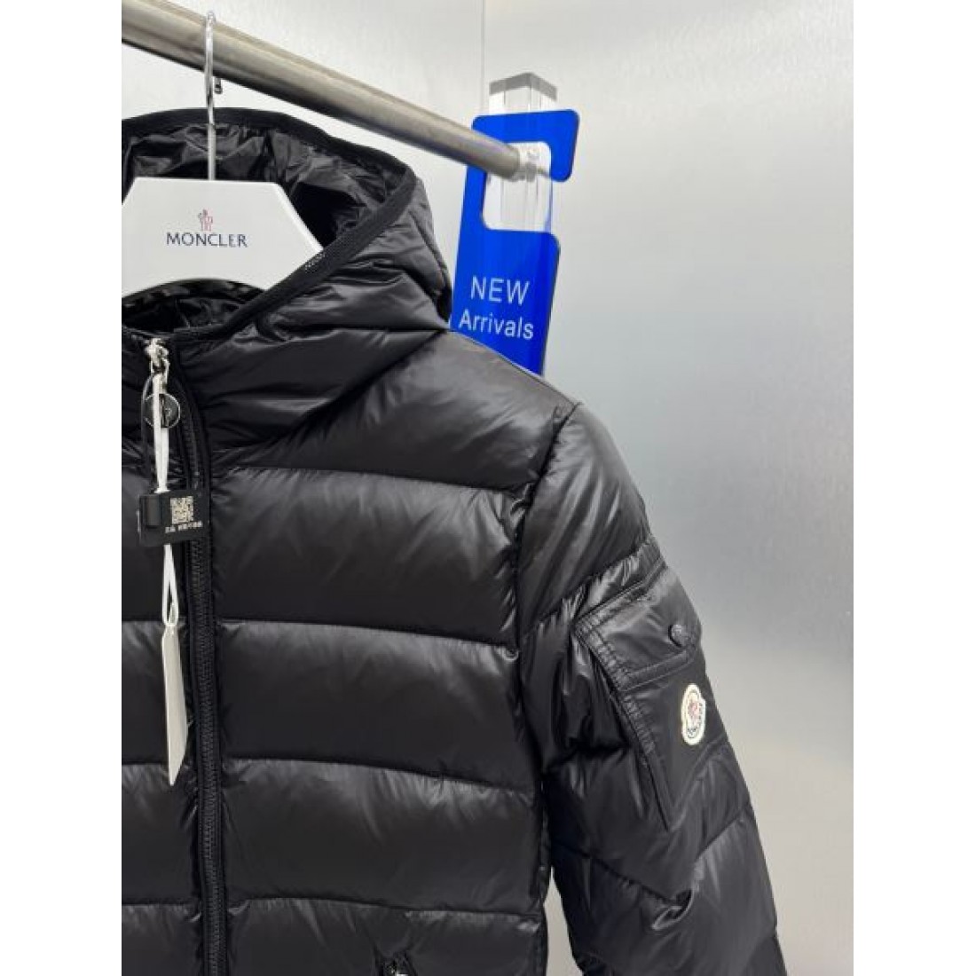 クラシック 大人向け 高機能 モンクレール MONCLER コピー ダウンジャケット 人気モデル