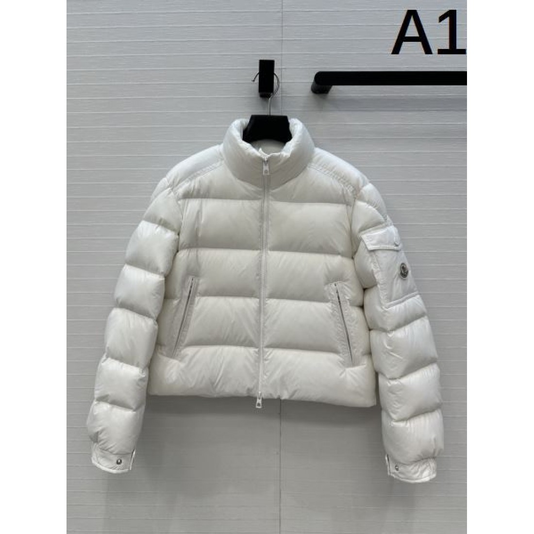 スタイリッシュ 高品質 暖かい モンクレール MONCLER コピー ダウンジャケット 限定デザイン