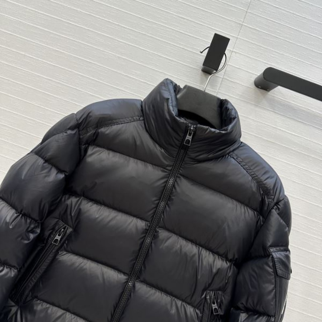 スタイリッシュ 高品質 暖かい モンクレール MONCLER コピー ダウンジャケット 限定デザイン