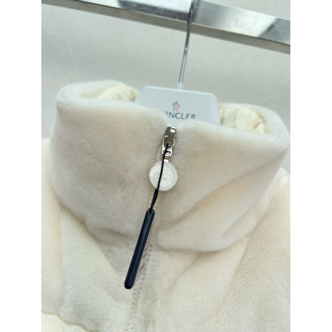 おすすめ 秋冬コーデ モンクレール MONCLER コピー ダウンジャケット 最新 大人気