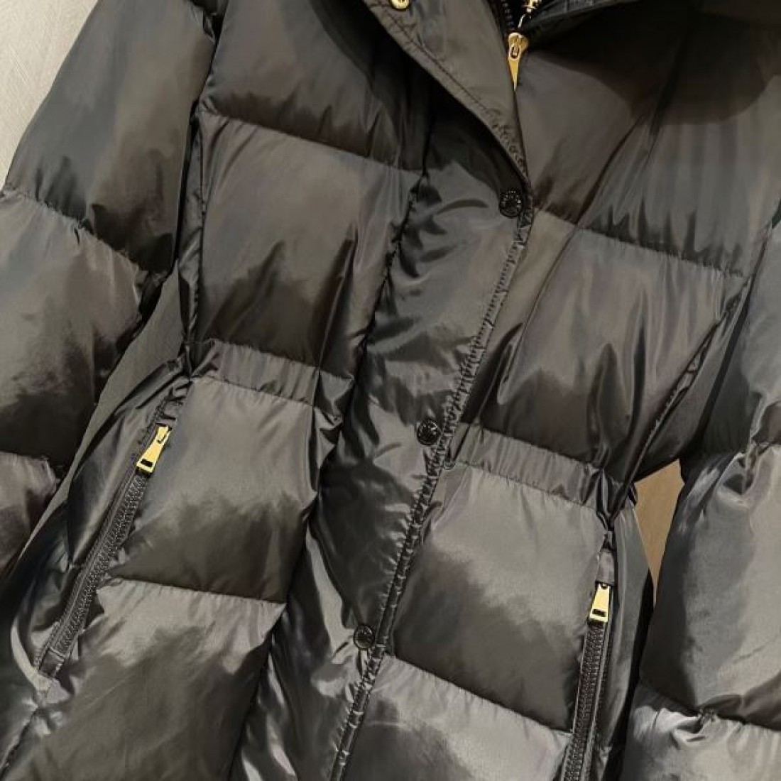 高級感 保温性抜群 エレガント モンクレール MONCLER コピー ダウンジャケット 最新モデル