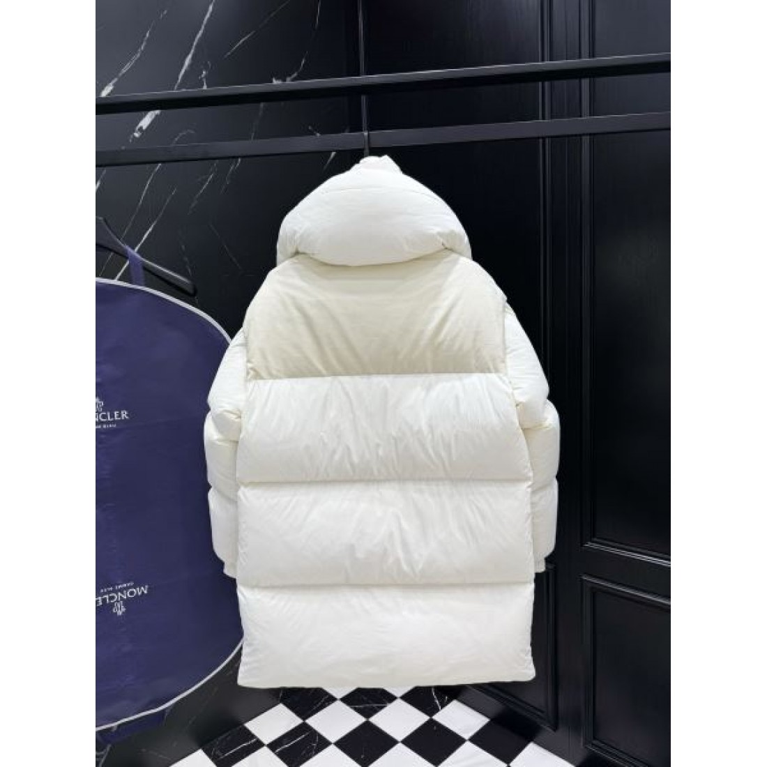 機能的 シンプル 大人向け モンクレール MONCLER コピー ダウンジャケット 限定モデル