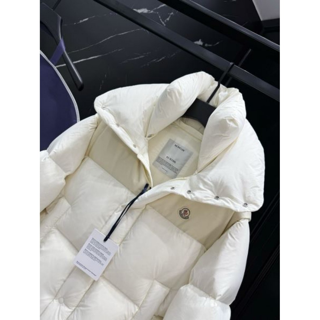 機能的 シンプル 大人向け モンクレール MONCLER コピー ダウンジャケット 限定モデル