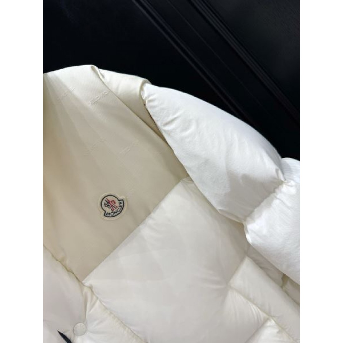 機能的 シンプル 大人向け モンクレール MONCLER コピー ダウンジャケット 限定モデル