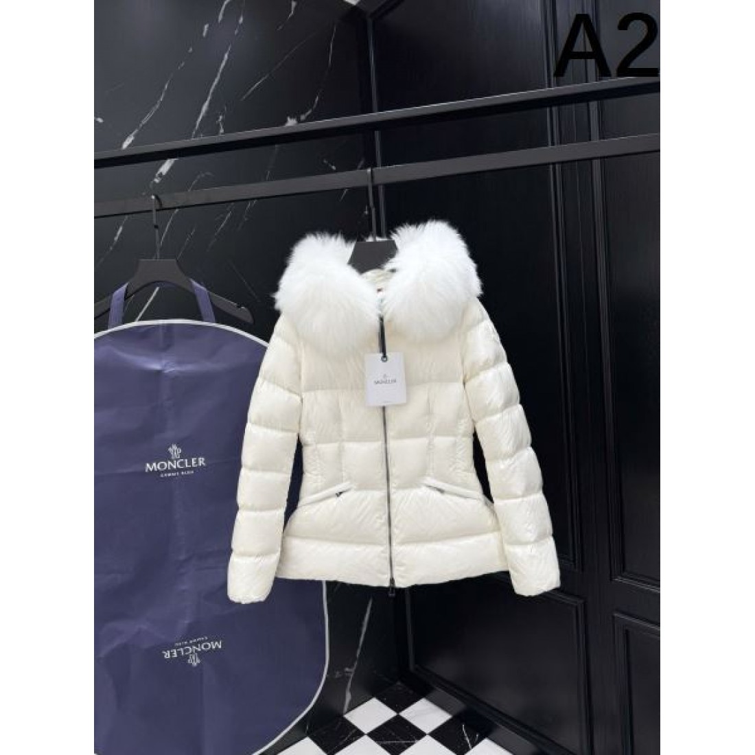 洗練 クラシック アイコニック モンクレール MONCLERコピー  ダウンジャケット 正規風