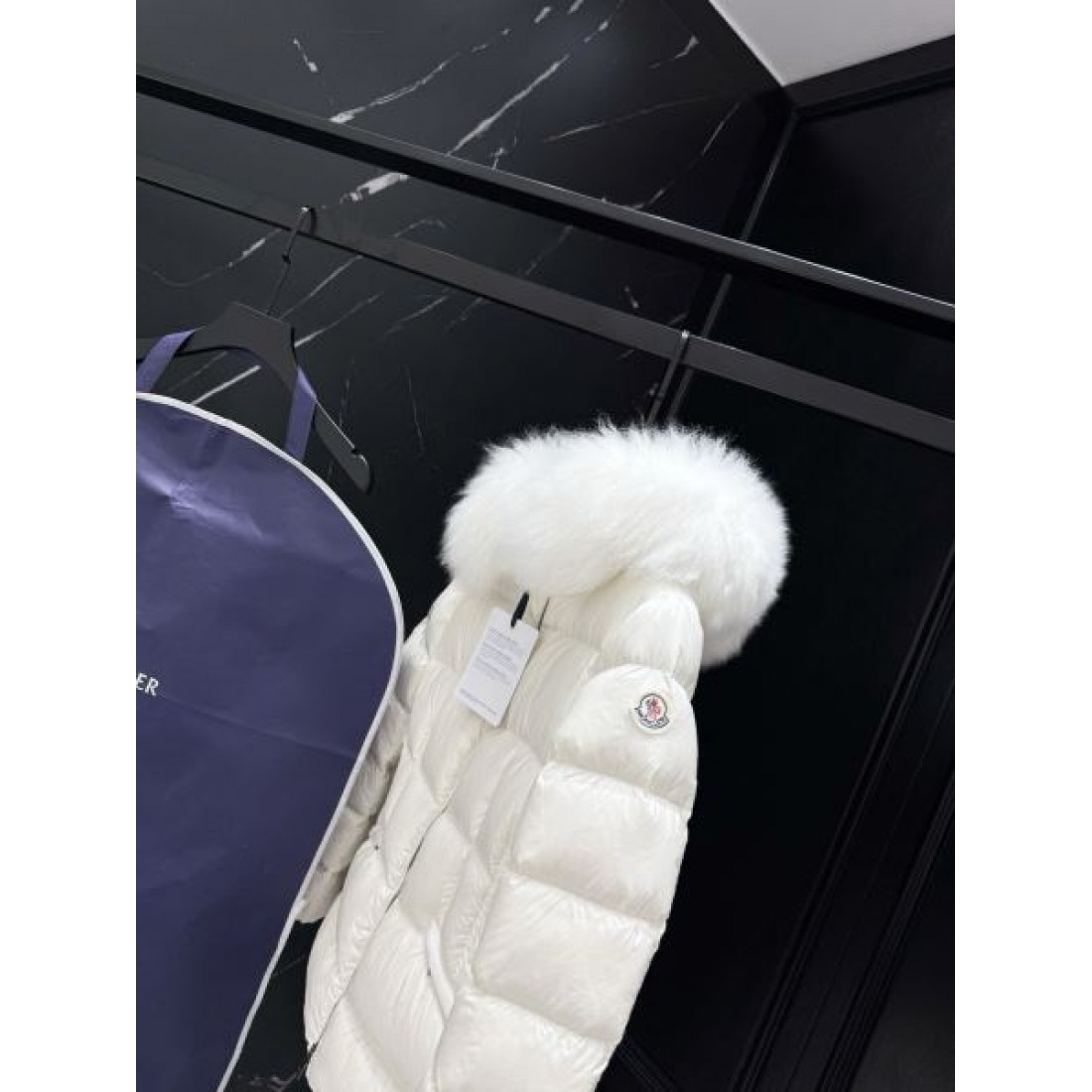 洗練 クラシック アイコニック モンクレール MONCLERコピー  ダウンジャケット 正規風